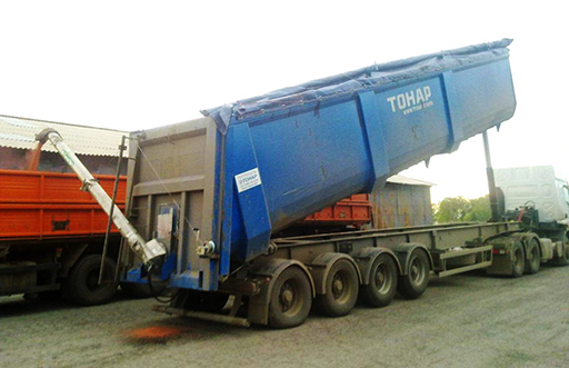 Приемная камера перегрузочного траспортера CanAGRO с гидроприводом и изменяемым углом подъема трубы