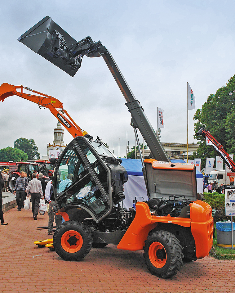 Компактный телепогрузчик Taurulift T 133 H