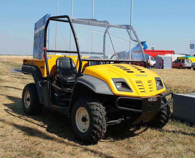 Фото 7. Мотогрузовик  Cub Cadet 4х4 Volunteer с акриловым лобовым стеклом