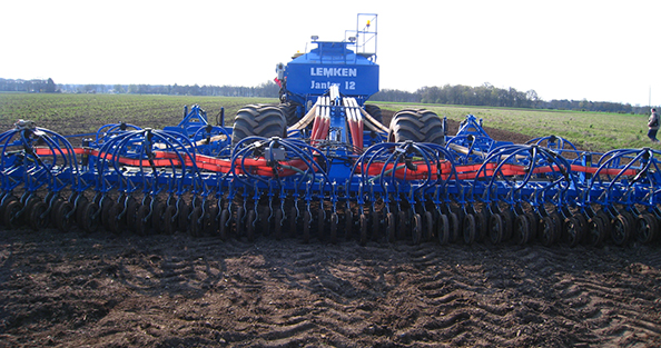 Фото 4. Хорошая погода для Lemken