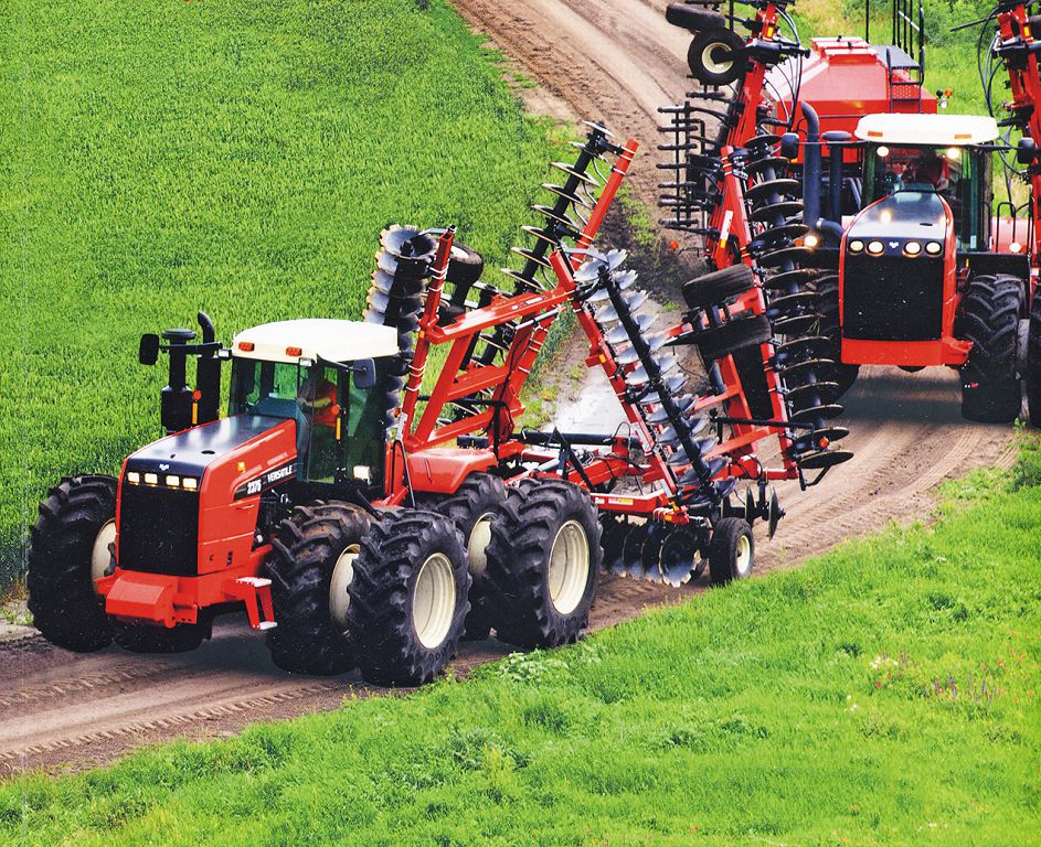 Сочлененный трактор Buhler Versatile 2375 для дисковых борон серии TD